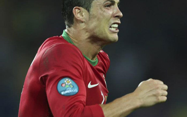 Cristiano Ronaldo Portugália színeiben a Hollandia elleni csoportmérkőzésen az Eb-n
