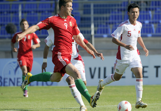 Futács Márkó lő gólt a Magyarország-Kína mérkőzésen a touloni U-21-es tornán 2011 júniusában