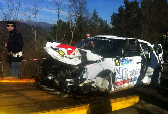 Kubica összetört Skodája az olaszországi Ronda di Andora raliversenyen történt balesete után.