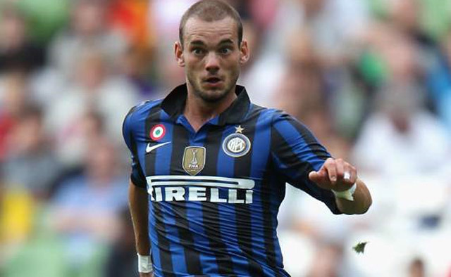 A középpályás jó barátja és válogatottbeli csapattársa szerint Sneijder szeretne a Premier League-ben játszani