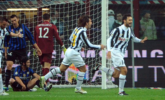 A Juventus 2-1-es győzelmet aratott Milánóban az Internazionale felett az olasz labdarúgás legnagyobb hagyományú rangadóján.