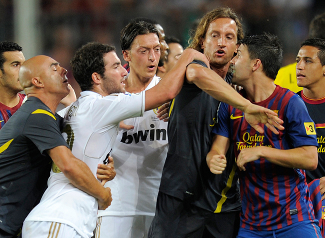 Tömegverekedés a Barcelona-Real Madrid Spanyol Szuperkupa-döntő visszavágóján - Fotó: AFP