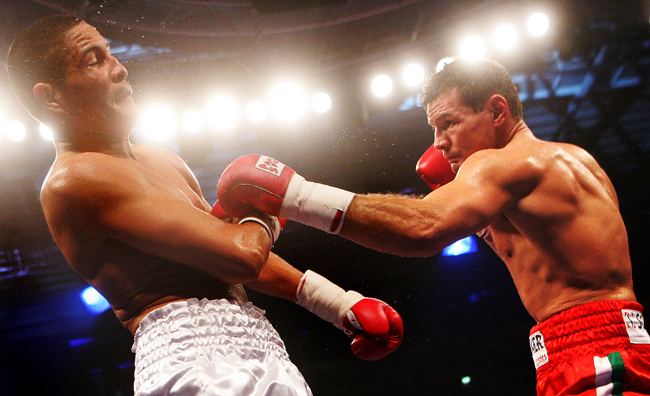 Erdei Zsolt a panamai Tito Mendoza ellen bokszol a WBA nehézsúlyú világbajnoki övéért Drezdában