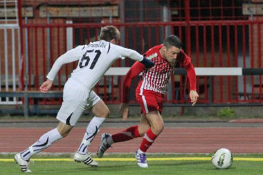 A Diósgyőr 2-1-re nyert Pécsen az NB I 27. fordulójának pénteki nyitómérkőzésén.
