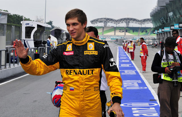 Petrov 2012-ig hosszabbított a Renault-val.