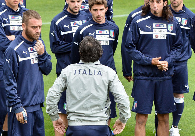 Prandelli elfogadná, ha olyan döntés születne, hogy a futball érdekében a válogatott lépjen vissza az Eb-től - Fotó: AFP
