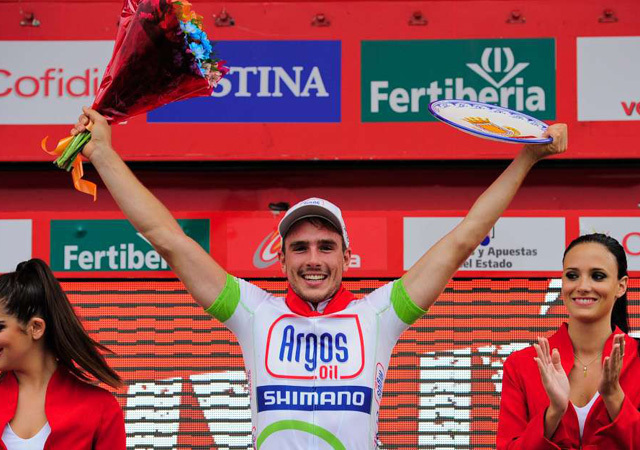 John Degenkolb német kerékpáros szakaszgyőzelmét ünnepli a Vuelta a Espanán 2012-ben.