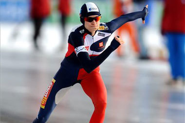 A női 5000 méter győztese és az összesítés első helyezettje európa bajnok a cseh Martina Sáblikova versenyez a budapesti gyorskorcsolya Európa-bajnokságon, a Városligeti Műjégpályán. 