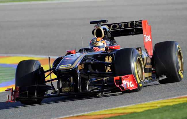 Renault volánjánál Robert Kubicával nyerte a valenciai teszt harmadik napját.