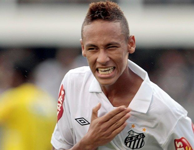 Neymar egyelőre marad a Santosban