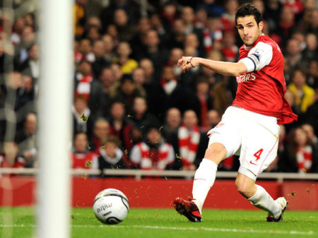 Fabregas nyolc éve hűséges az Arsenalhoz 