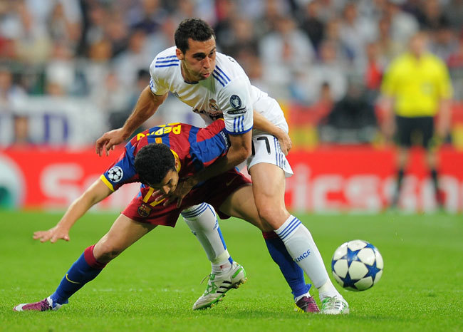 Álvaro Arbeloa szerint nem romlott meg a kapcsolatuk a Barcelona játékosokkal - Fotó: AFP