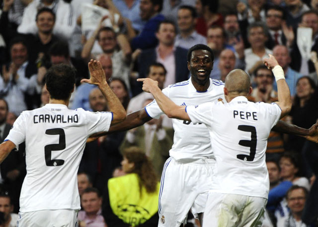 Emmanuel Adebayor ünnepel a Tottenham ellen