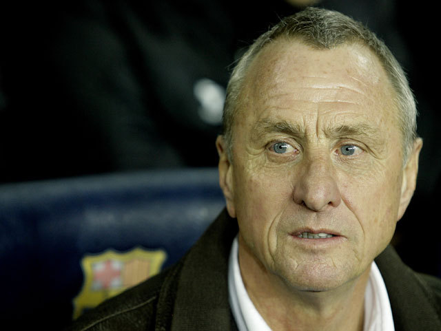 Johann Cruyff, a Barcelona korábbi játékosa, vezetőedzője és tiszteletbeli elnöke