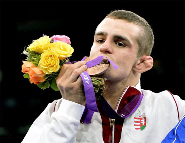A szigetvári születésű Módos Péter bronzérmet szerzett az 55 kilogrammos kötöttfogású birkózók küzdelmében az olimpián.
