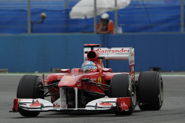 A Kanadai Nagydíj első szabadedzésén Webber, a másodikon az éledező Ferrari és Alonso volt a leggyorsabb