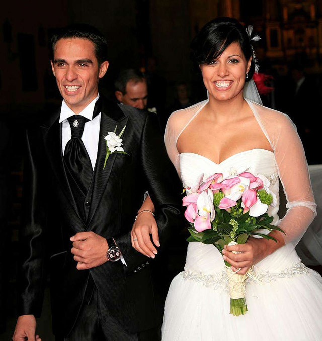 Szombaton délelőtt feleségül vette kedvesét, Macarena Pescador Alberto Contador, a háromszoros Tour de France győztes kerekes.