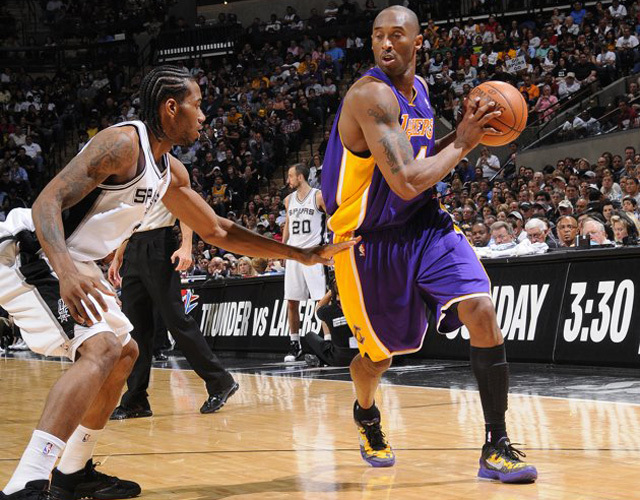 Kobe Bryant visszatért a Lakersbe