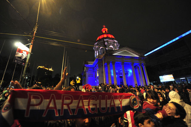 Paraguay lesz uruguay ellenfele a döntőben