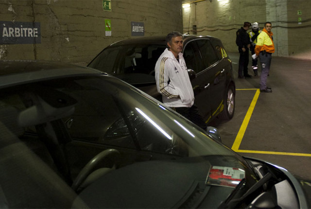 A Real edzője megvárta a stadion alatti mélygarázsban a játékvezetőt annak autójánál, és elküldte melegebb éghajlatra.