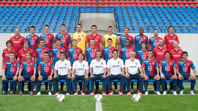 Elkészült a bajnok Videoton 2011-2012-es idényének hivatalos csapatfotója. A játékosok már az új szerelésben ültek le a fényképezőgép elé.