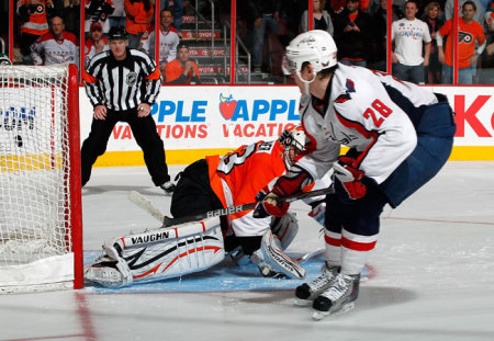 Szjemin üt gólt a Phildadelphia-Washington NHL-mérkőzés szétlövésében 2011 márciusában