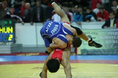 Módos Péter ezüstérmet szerzett a kötöttfogásúak 55 kg-os kategóriájában, a belgrádi birkózó Európa-bajnokságon.