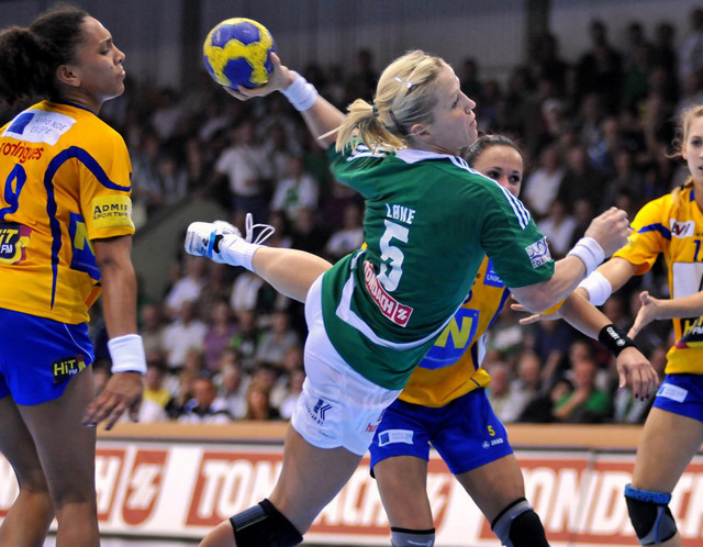 A nőknél a Győri Audo ETO KC norvég beállósát, Heidi Lökét, a férfiaknál a dán Mikkel Hansent választották meg 2011 legjobb játékosává a Nemzetközi Kézilabda Szövetség szavazásán.