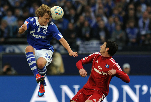 A Schalke 3-1-re nyert hazai környezetben a Hamburg ellen a német labdarúgó bajnokság 25. körének záró mérkőzésén.