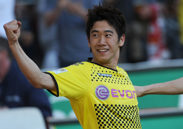 Sindzsi Kagava a Dortmund egyik Bundesliga-mérkőzésén 2011-ben.