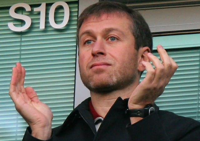 Roman Abramovics, a Chelsea tulajdonosa a csapat egyik mérkőzésén 2012-ben.