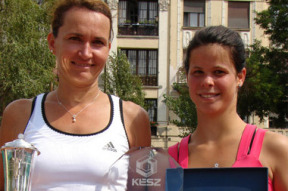 Marosi Katalin nyerte a női egyest az országos teniszbajnokságon, miután a szombati döntőben két sima játszmában verte Bukta Ágnest