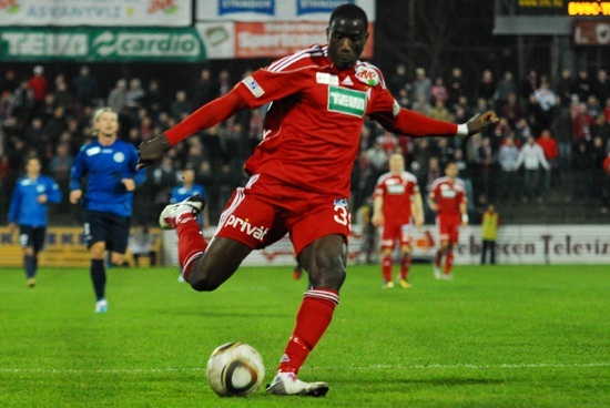 Adamo Coulibaly a Debrecen-Zalaegerszeg mérkőzésen az NB I 2010-11-es idényében