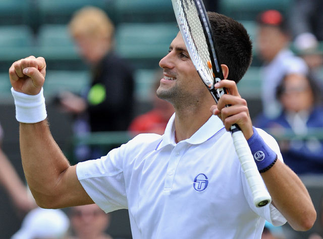 Djokovics magabiztosan menetel Wimbledonban