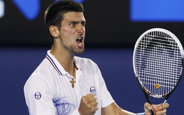 Novak Djokovics labdamenet előtti hosszas labdapattogtatásai lassan már legendássá válnak - Fotó: AFP