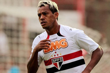 Marcelinho miatt az egész klub a gyepet kémleli - Fotó: fradeonline.blogspot.com