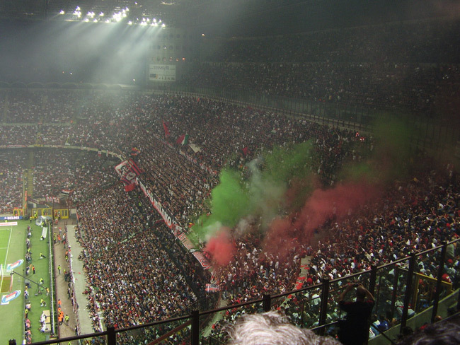 A San Siro-stadion a Milan bajnokavatása a Cagliari elleni mérkőzés után 