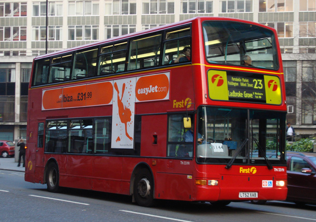 Kétemeletes busz Londonban.