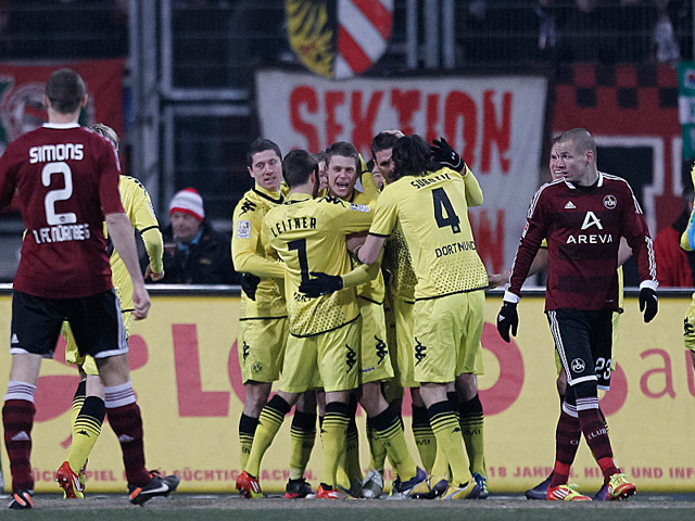 A címvédő Borussia Dortmund kétgólos győzelmet aratott Nürnbergben