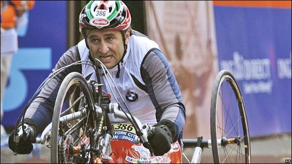Alex Zanardi egy 2007-es maratonin érzett rá a kerekes székes versenyzés szépségeire - Fotó:bbc.co.u
