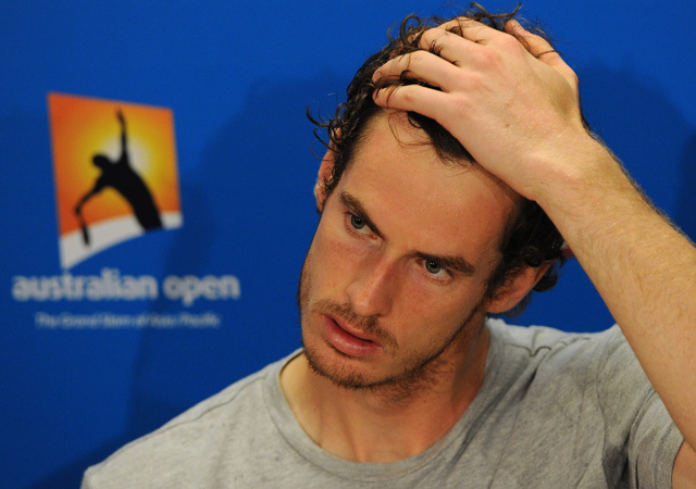 Andy Murray nyilatkozik a Novak Djokovics elleni mérkőzése után az Australian Openen 2012-ben