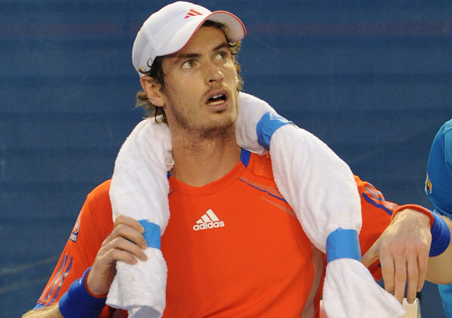 Andy Murray ül a padon a Novak Djokovics elleni elődöntőjében az Australian Openen 2012-ben