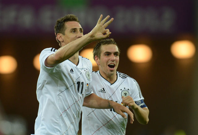 A német labdarúgó-válogatott 4-2-re nyert a görög csapat ellen a pénteki negyeddöntőben.