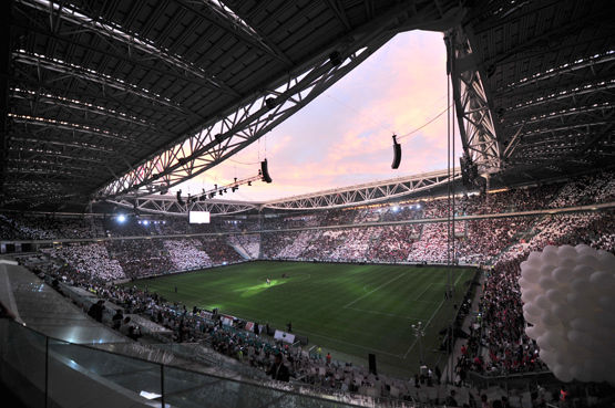 A Juventus új stadionja a Notts County elleni nyitómérkőzésen