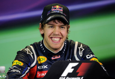 Sebastian Vettel az Ausztrál Nagydíj sajtótájékoztatóján nyilatkozik 2011 márciusában