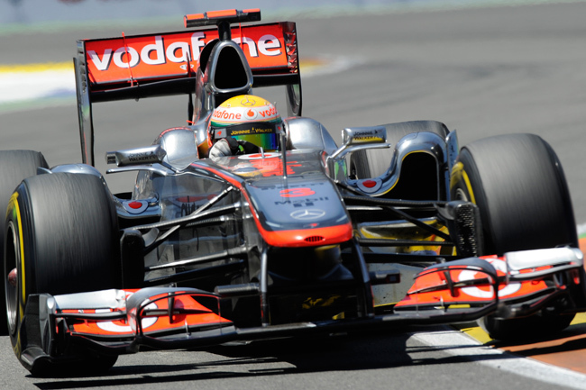 A McLaren Mercedes versenyzője, Lewis Hamilton Valenciában