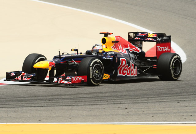 Sebastian Vettel a Forma-1-es Bahreini Nagydíj időmérő edzésén 2012-ben.
