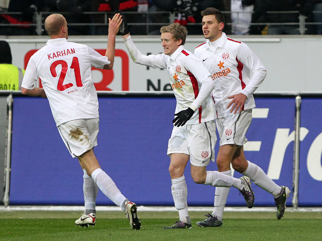 A mainziak 4-2-re győztek a St. Pauli otthonában.