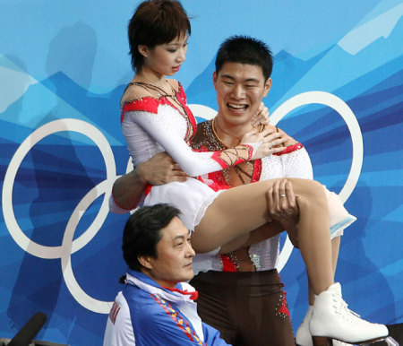 A torinói olimpián ezüstérmes kínai műkorcsolyapáros a kűrjük után