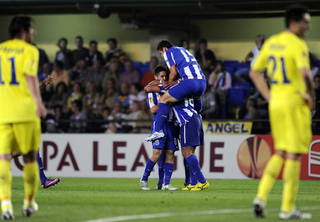 A Porto játékosainak gólöröme a Villarreal elleni Európa Liga mérkőzésen 2011 májusában